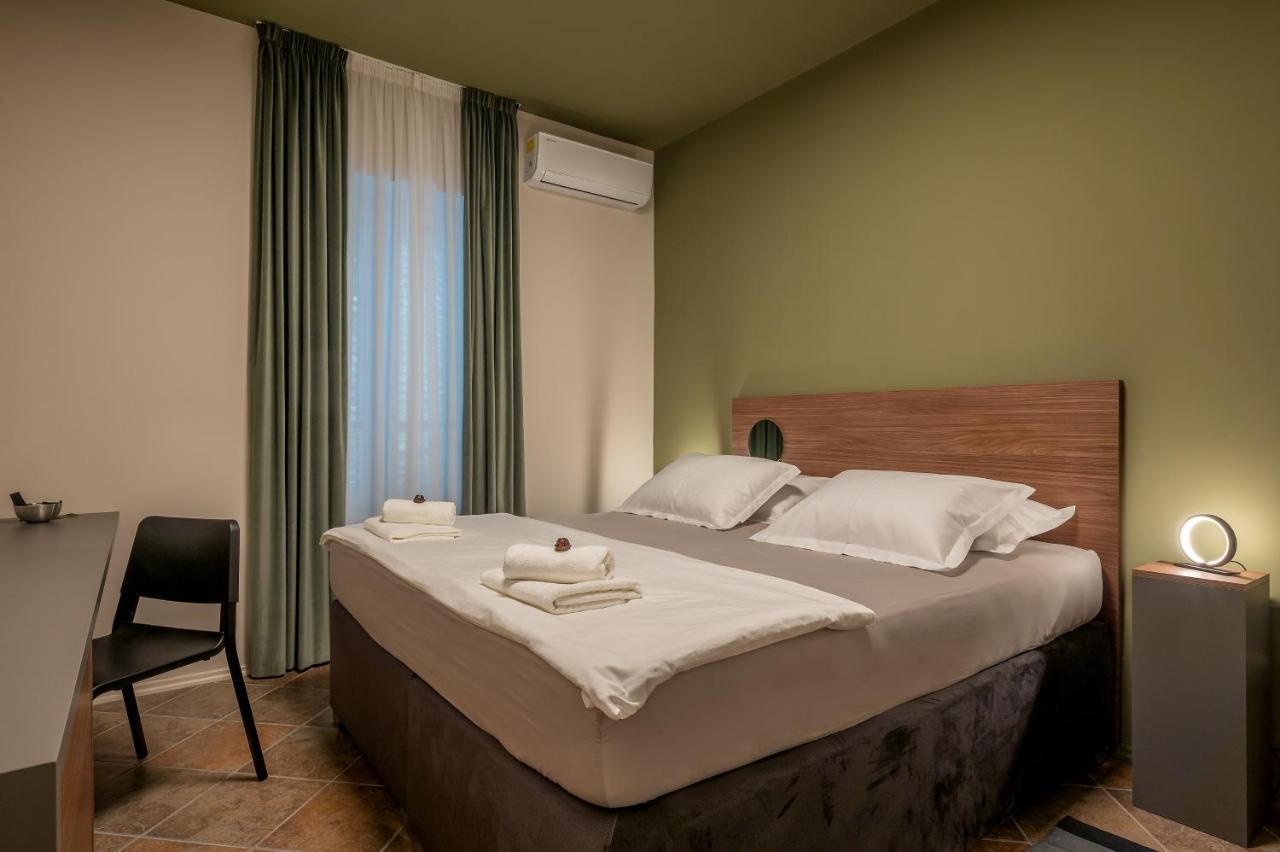 Green, Deluxe Two Bedroom Suite Split Luaran gambar