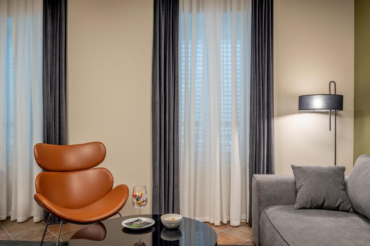 Green, Deluxe Two Bedroom Suite Split Luaran gambar