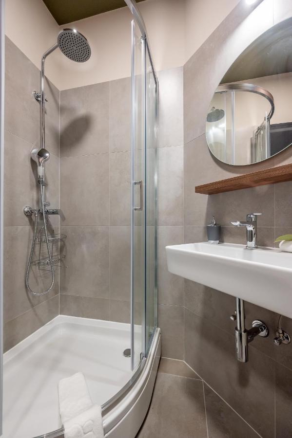 Green, Deluxe Two Bedroom Suite Split Luaran gambar
